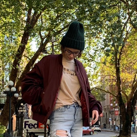 Meet your Posher, Kendle - Picture 1 of 1